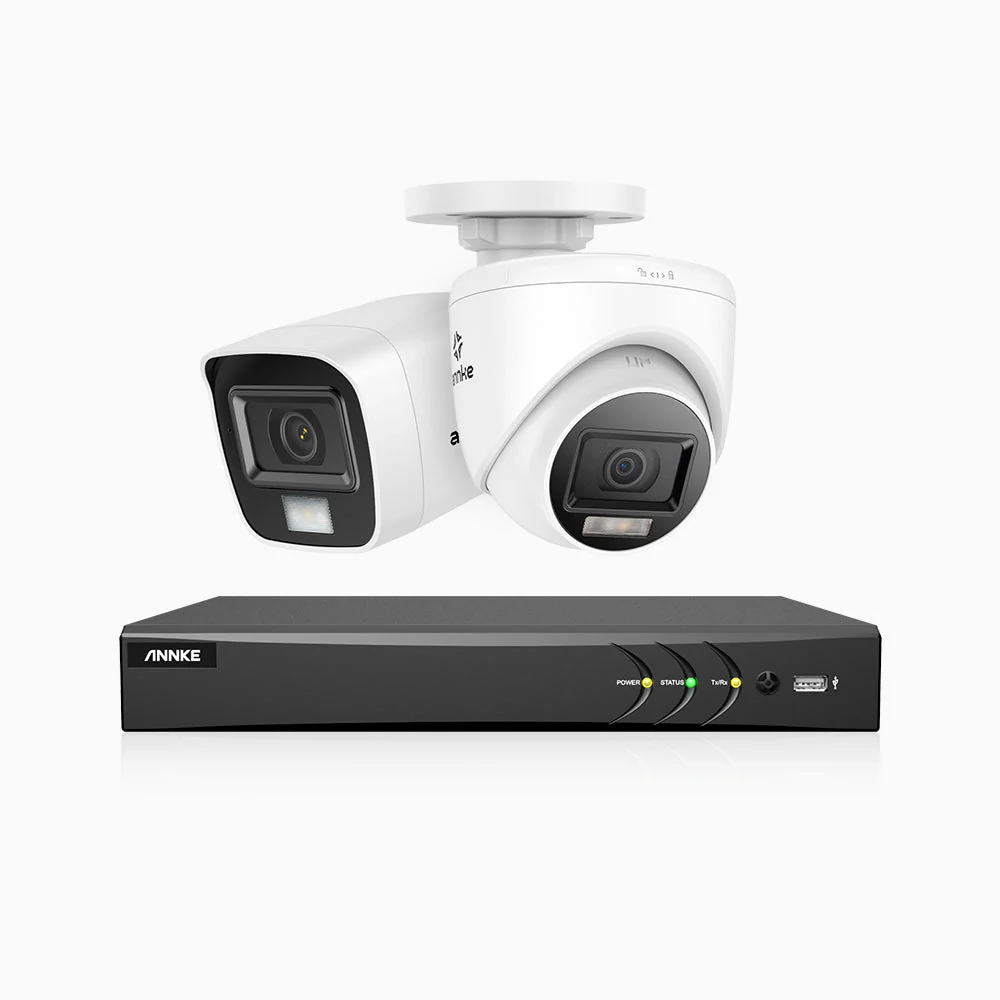 ADLK800 - Kit videosorveglianza analogica 8 canali 4K, 1 telecamera bullet e 1 telecamera turret, Visione notturna a doppia luce, 3840x2160@20fps, apertura superiore f/1.6, segnale di uscita 4-in-1, IP67